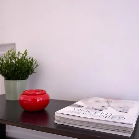 Apartman Bright 1br Parisian Retreat Italy Square | By Airnest