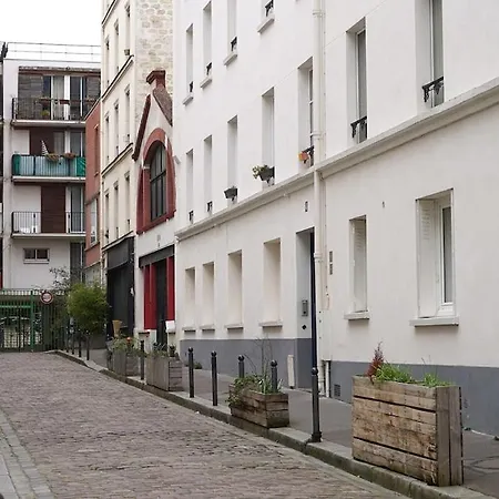 Peaceful In A Impasse In Charonne Apartment