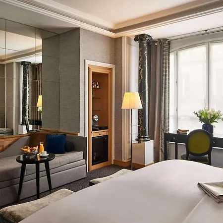 Sofitel Baltimore Tour Eiffel 5* פריז