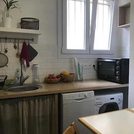 Apartment Charming 3-room Apartment, Center Paris