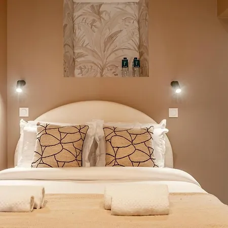 A43 Republic # 1bedroom # Marais # Paris03 # Ac Paris