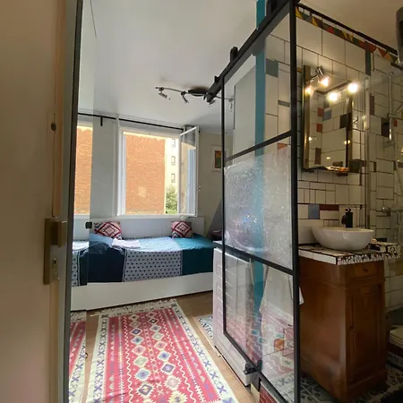Apartment Charming Arty Paris