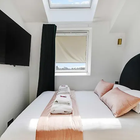 Intimate - 1br 4p - Place De La Nation *