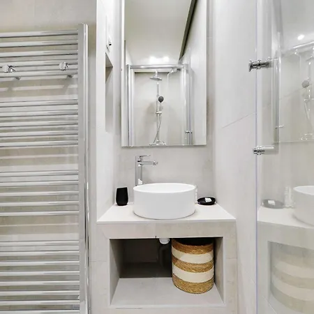 Modern - 2br 6p - Faubourg-du-roule Apartment *