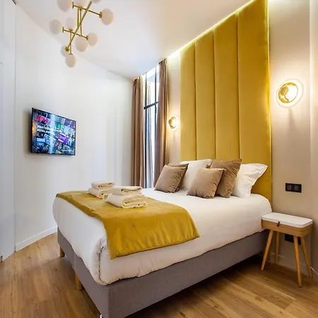 Live Like Real Parisians In The Heart Of Apartment Paris