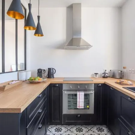 Guestready - Designer - Eiffel Tower View! Apartment Paris