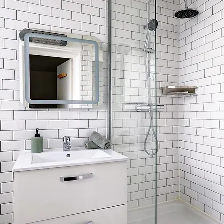Apartment Cozy Near Eiffel Tower & Invalides & Seine