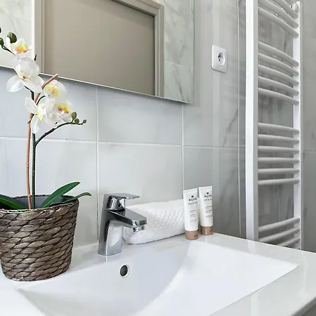 Apartment Spacious In Saint-germain-des-pres Paris
