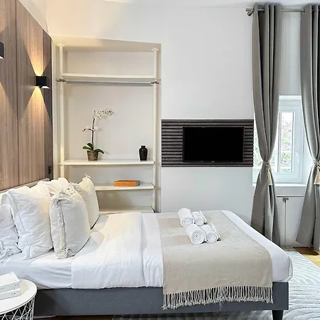 Spacious In Saint-germain-des-pres Apartment *