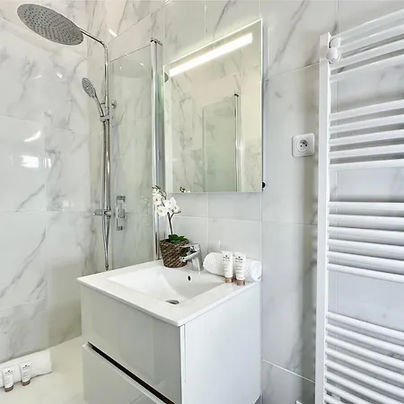 Apartment Spacious In Saint-germain-des-pres Paris