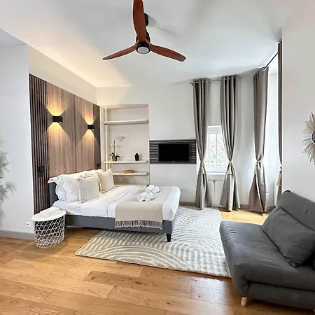 Spacious In Saint-germain-des-pres Paris