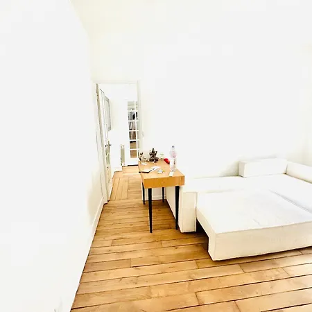 Elegant Area And Center Of * Paris