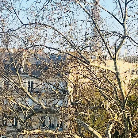 Place Equipe Au Coeur De Avec Vue Sur L'arc De Triomphe Et La Tour Eiffel Homestay *
