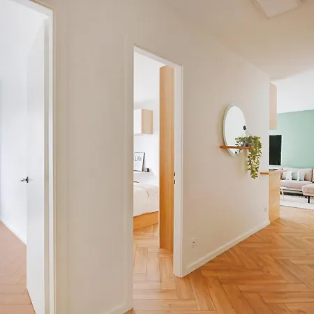 3 Pieces Contemporain Avec Balcon Ensoleille Paris