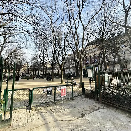 Urban Flat 31 - Lovely Triplex In * Paris