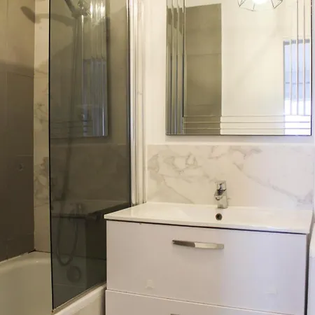Flat With Breathtaking Views - Close Stadiums Apartment