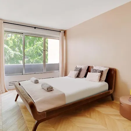 Apartment Magnifique 140 M2 Avec Terrasse - Bail Mobilite