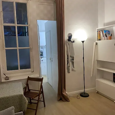 Loge, Facing Gare Du Nord * Paris