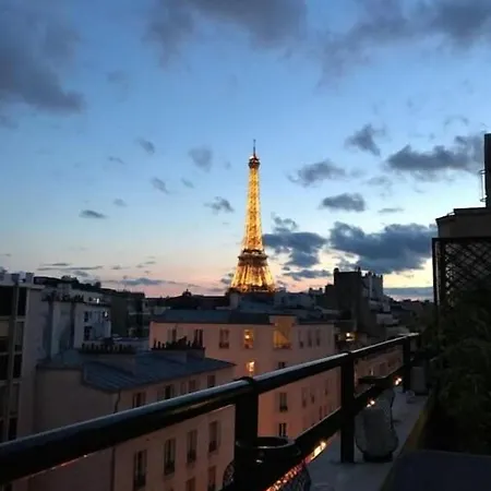 Terrace - Eiffel Tour Vue