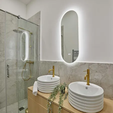 Apartment Sublime, Luxurious Flat Ac Matignon St Honore Paris
