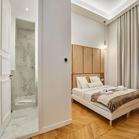 Sublime, Luxurious Flat Ac Matignon St Honore Apartment Paris