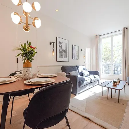 Luxe 2 Grands Boulevards 4-6p 아파트