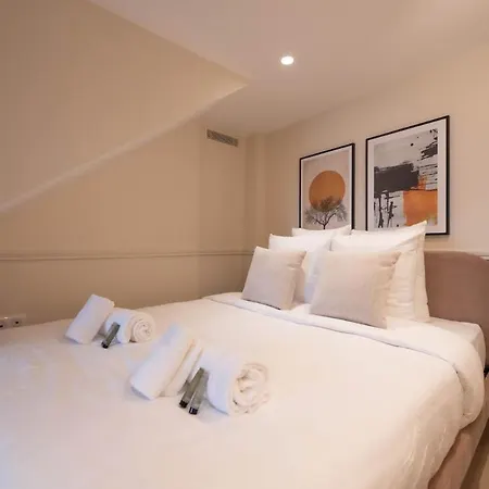 Enjoy Parisian Life In An Elegant Flat - Le Marais Paris