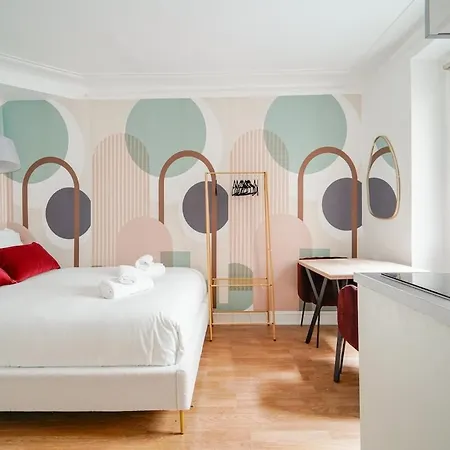 Cozy In Voltaire - V Apartment