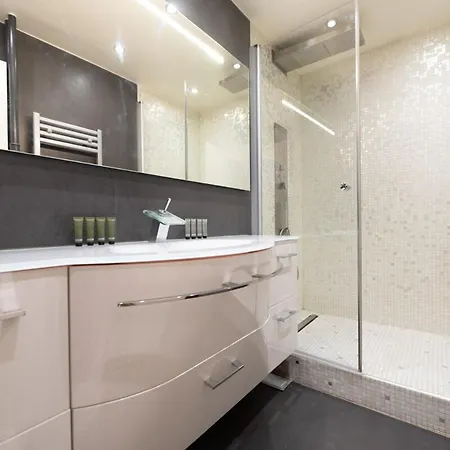 Apartment Spacious 3br Canal Saint Martin