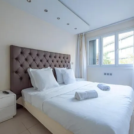 Spacious 3br Canal Saint Martin Apartment Paris