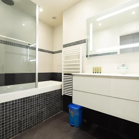 Spacious 3br Canal Saint Martin * Paris