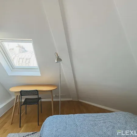Flexliving - Whole Flat - Bausset Apartment *