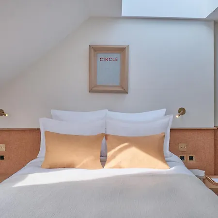 Elysee Montmartre 4*