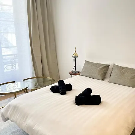 Apartment Saint-germain Prestige - Luxury Parisian Hideaway *