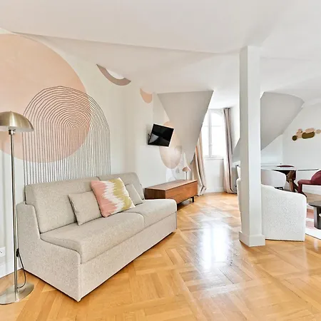 Apartman Lumineux & Spacieux - Vue Degagee, Arc De Triomphe *