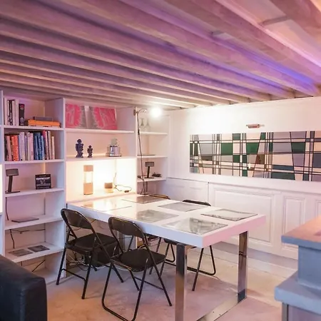 Artist's Mini Loft - Marais Parigi