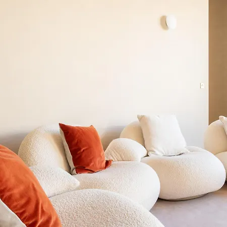 Lease Mobility L Champs-elysee & Eiffel View L Triplex 2br & Rooftop París