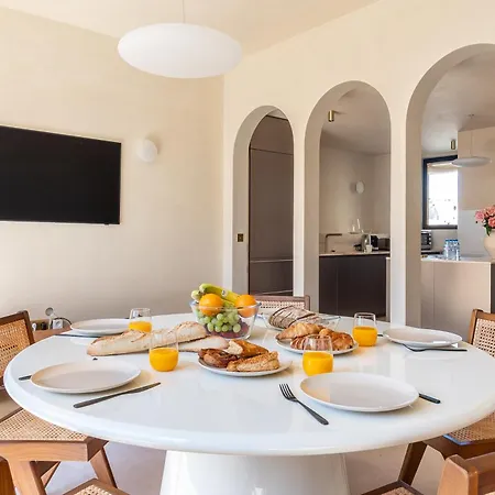 Lease Mobility L Champs-elysee & Eiffel View L Triplex 2br & Rooftop