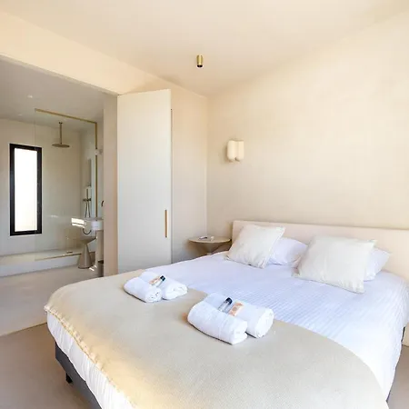 Lease Mobility L Champs-elysee & Eiffel View L Triplex 2br & Rooftop París