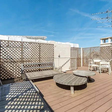 Lease Mobility L Champs-elysee & Eiffel View L Triplex 2br & Rooftop * París