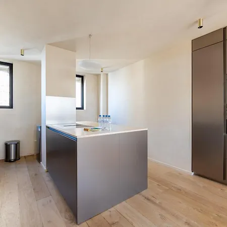 Lease Mobility L Champs-elysee & Eiffel View L Triplex 2br & Rooftop París