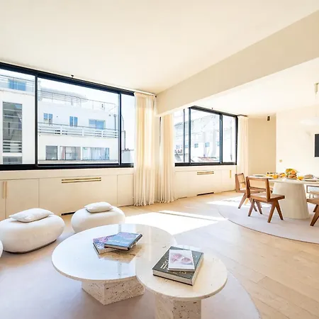 Lease Mobility L Champs-elysee & Eiffel View L Triplex 2br & Rooftop * París