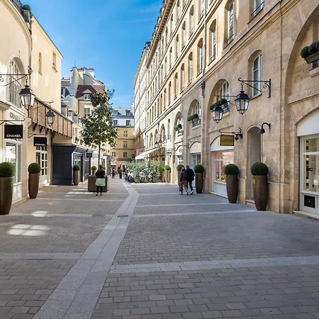 Apartamento Lease Mobility L Champs-elysee & Eiffel View L Triplex 2br & Rooftop París
