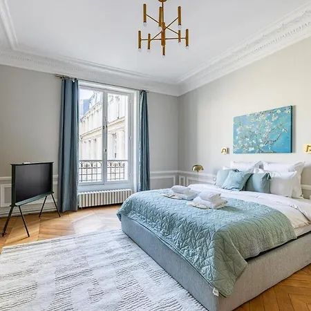 Luxurious 4 Bedroom Apartment, La Muette Paris