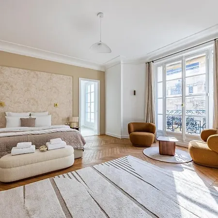 Luxurious 4 Bedroom Apartment, La Muette * Paris
