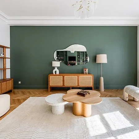 Luxurious 4 Bedroom Apartment, La Muette Daire