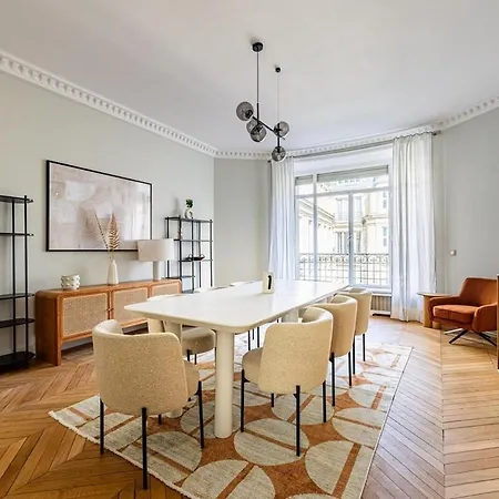 Luxurious 4 Bedroom Apartment, La Muette *