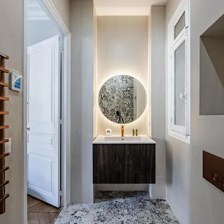 Luxurious 4 Bedroom Apartment, La Muette * Paris