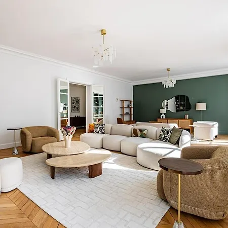 Luxurious 4 Bedroom Apartment, La Muette Paris