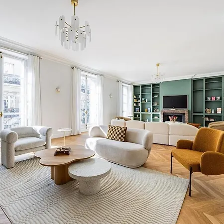 Daire Luxurious 4 Bedroom Apartment, La Muette